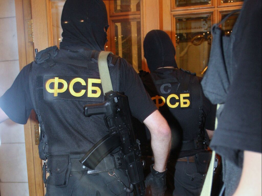 ФСБ сообщила о задержании сыщиков и налоговиков, незаконно собиравших информацию о военных