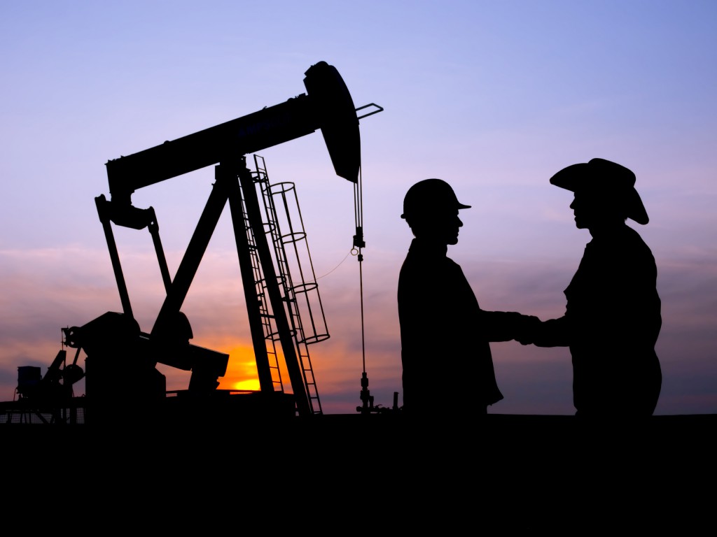 Business Insider предсказал «безумно трудное» лето в мире из-за эмбарго на нефть из РФ