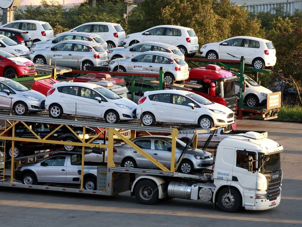 Отмена таможенных пошлин в РФ поможет снизить дефицит и уменьшить стоимость автомашин