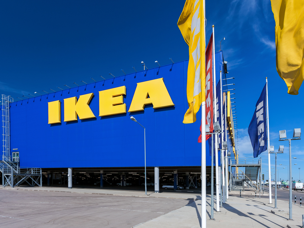 Владеющий IKEA холдинг надеется, что компания сможет вернуться в Россию