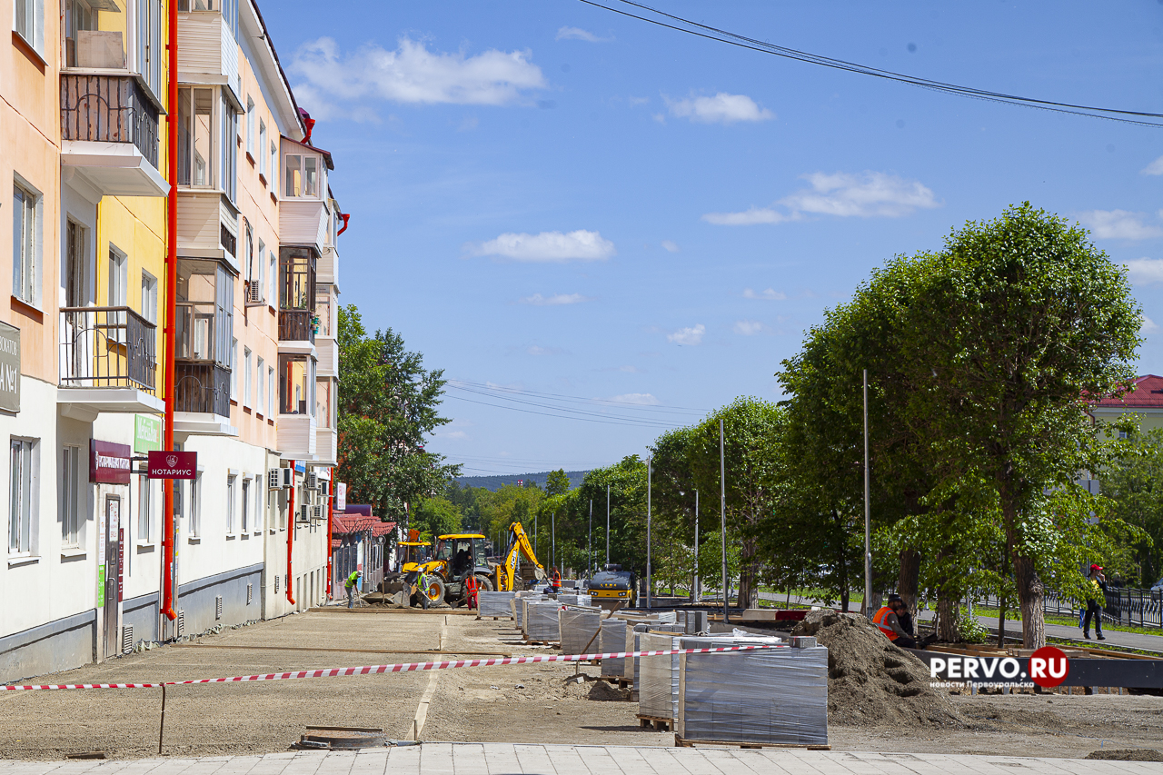 Реконструкция аллеи на проспекте Ильича и строительство спортивной площадки