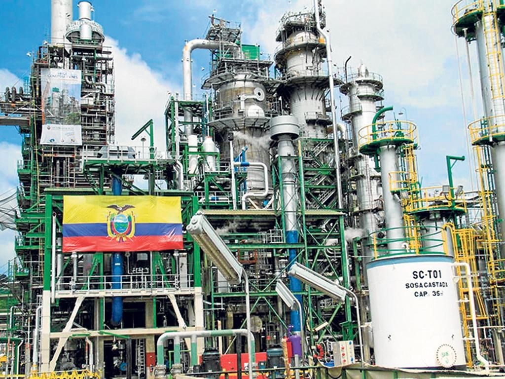 Эквадор остановит добычу нефти во вторник при продолжении протестов