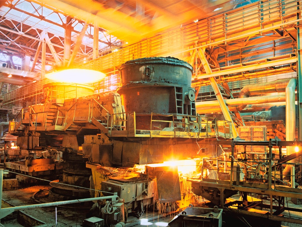 Металлургический завод КУМЗ отправляет работников в вынужденный простой из-за санкций