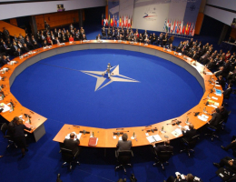Страны НАТО по итогам саммита могут усилить военный контингент у границ России