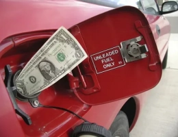 Байден рассказал, как долго американцам придется переплачивать за бензин