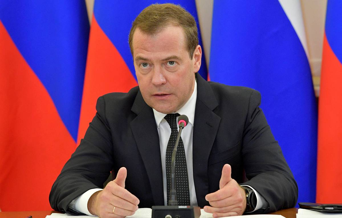 У Японии не будет ни нефти, ни газа из России, заявил Медведев