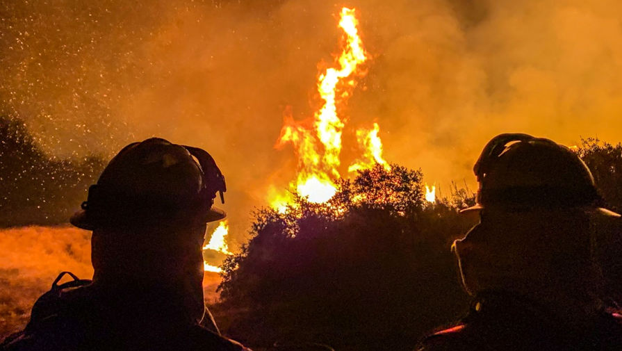 В американском штате Юта бушует сильный лесной пожар