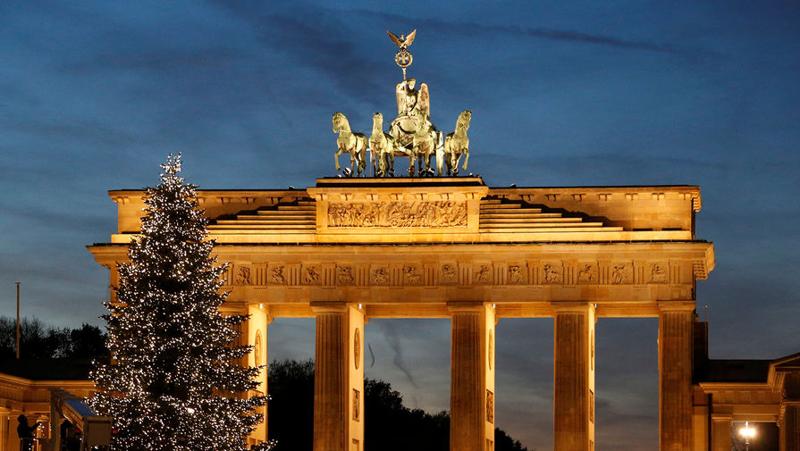 Власти Берлина намерены отключить подсветку Бранденбургских ворот для экономии энергии