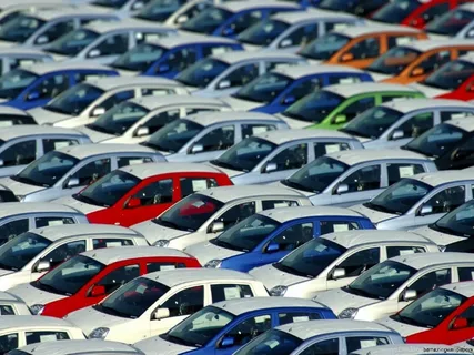 Цены на автомобили в России начали снижаться