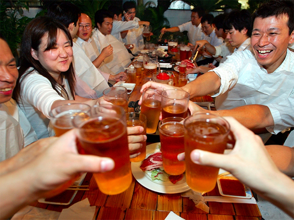 В Японии захотели приучить молодежь к алкоголю