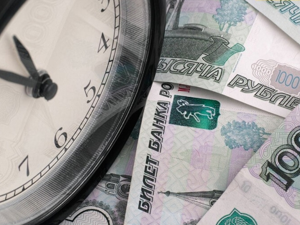 Долги россиян по кредиткам впервые превысили 1,5 трлн руб.