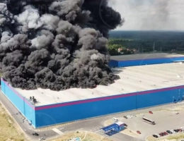 При пожаре на складе Ozon погиб человек