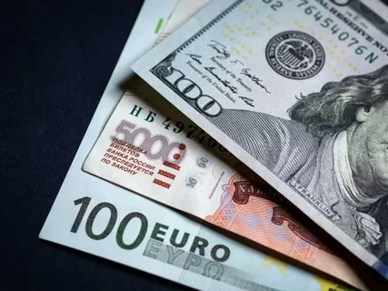 Курс доллара и евро на Мосбирже вырос