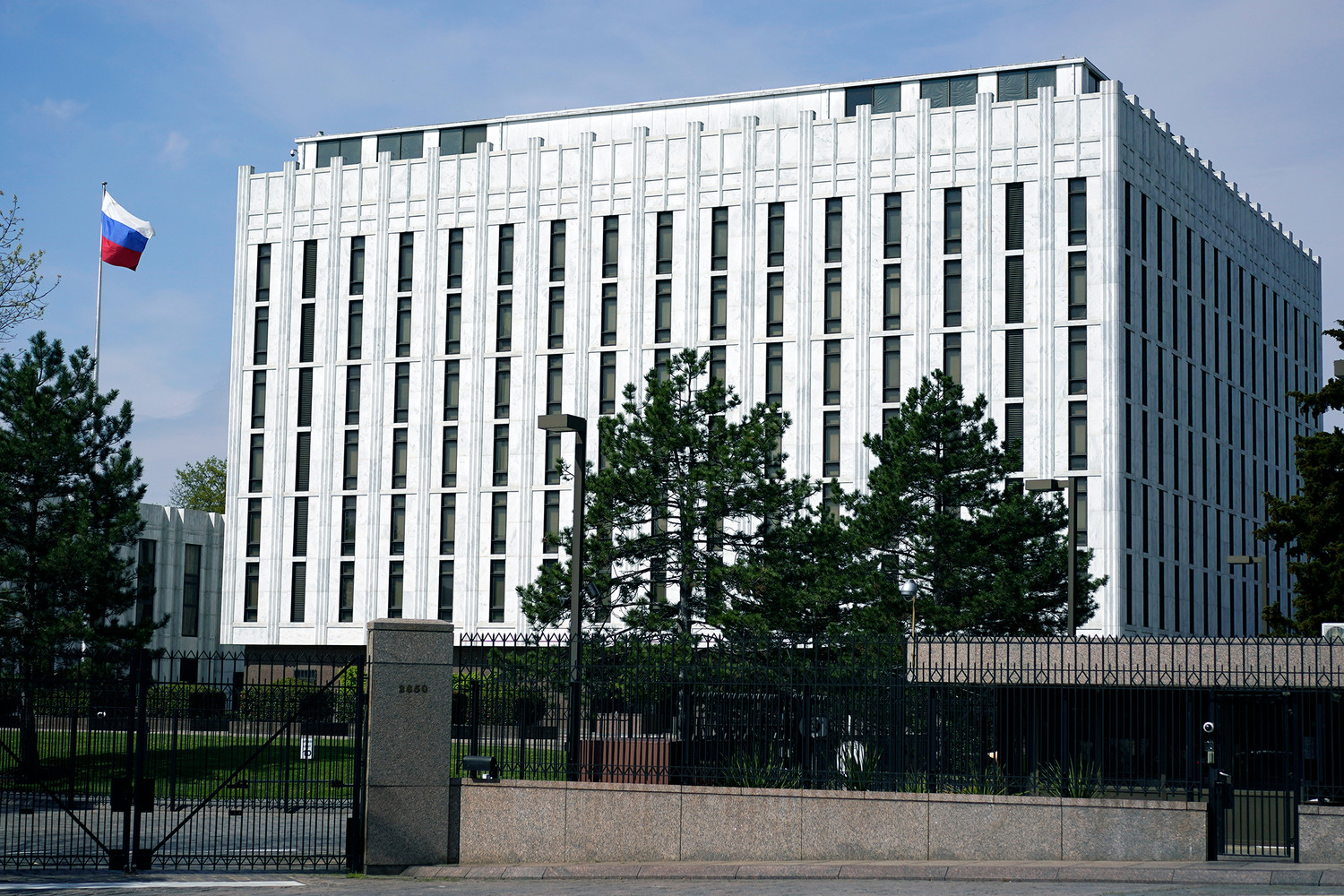 Посольство РФ уличило США в попытке обосновать кражу активов Венесуэлы