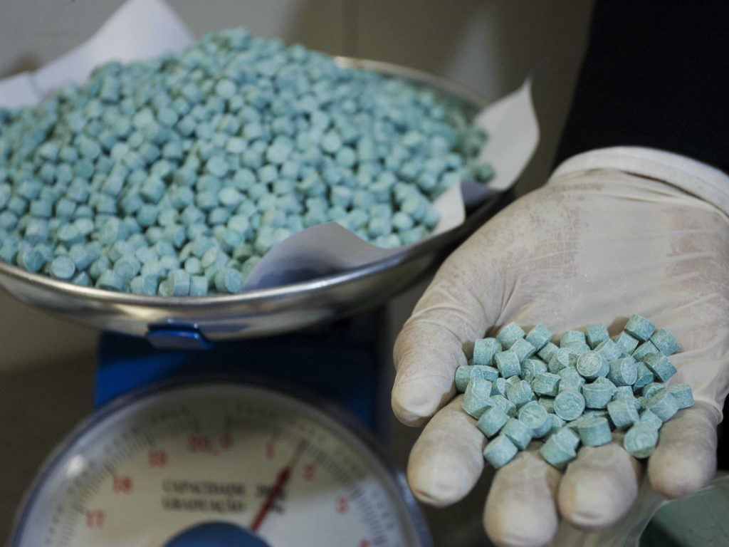 Уральские таможенники изъяли 300 таблеток с психотропным веществом