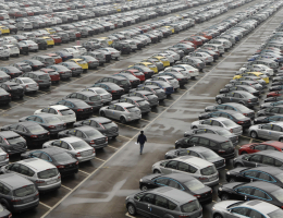 Продажи автомашин в России в августе составили более 54 тыс. экземпляров