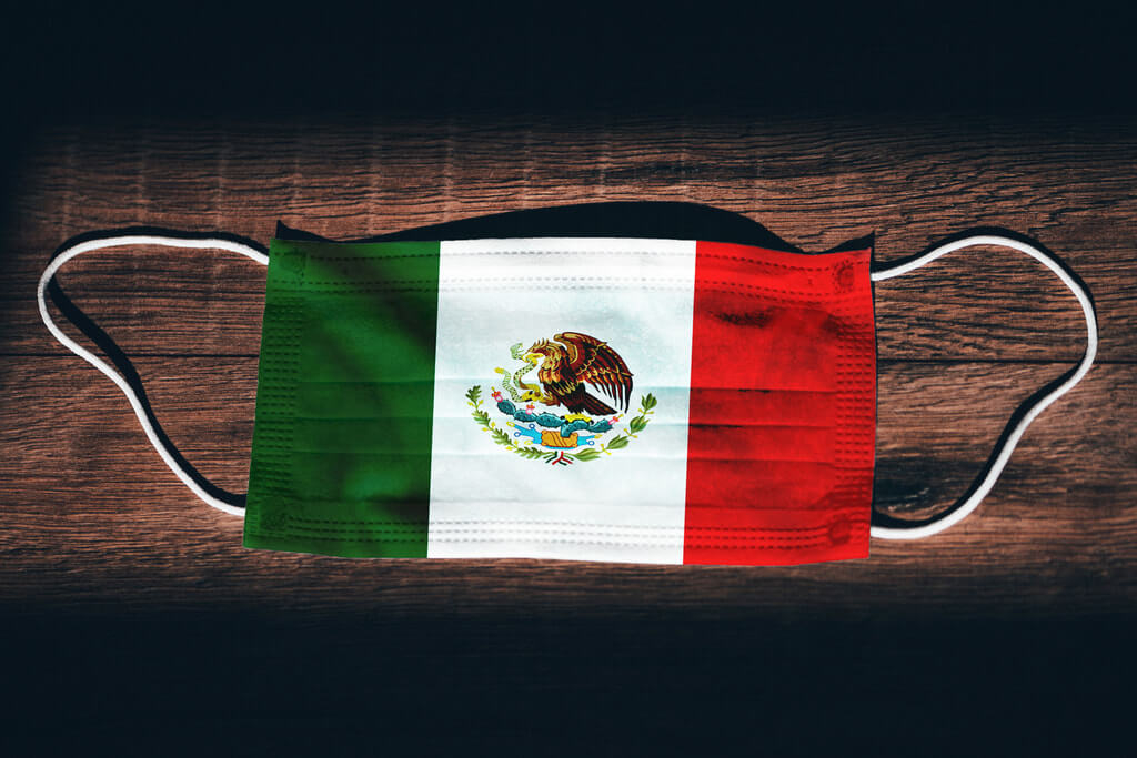 Мексика отменила обязательное ношение масок в аэропортах и самолетах