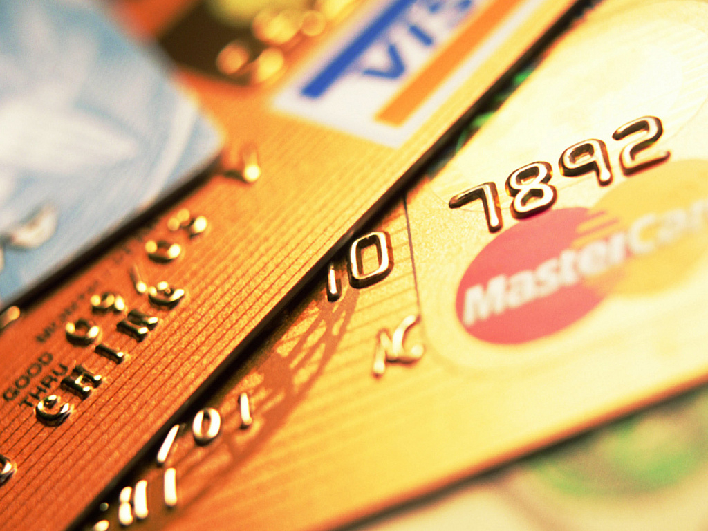Более половины держателей кредитных карт редко использует их