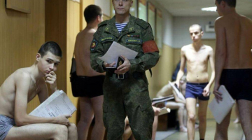 Песков посоветовал обращаться в Генпрокуратуру в случае облавы военкомами