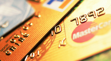 Более половины держателей кредитных карт редко использует их