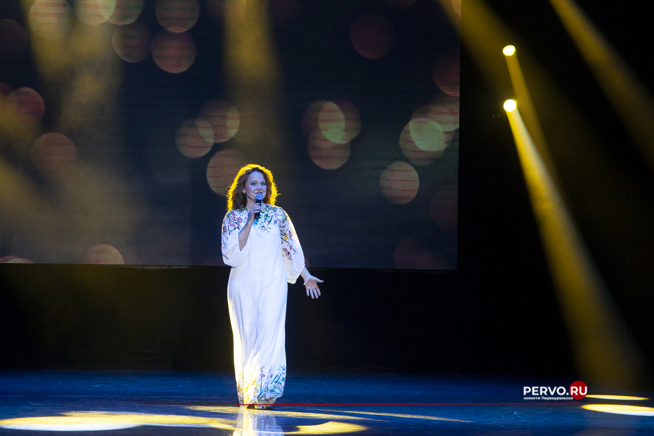 В Первоуральске чествовали женщин-металлургов. Фотографии