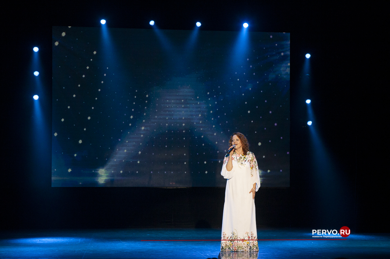 В Первоуральске чествовали женщин-металлургов. Фотографии