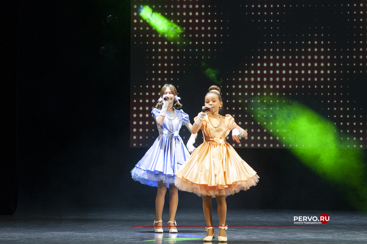 В Первоуральске чествовали женщин-металлургов. Фотографии