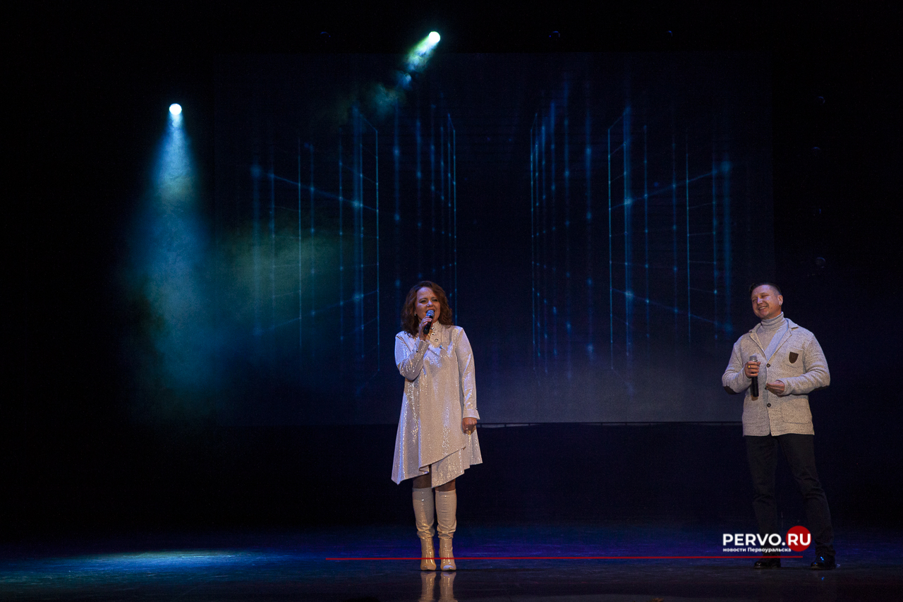 В Первоуральске чествовали женщин-металлургов. Фотографии