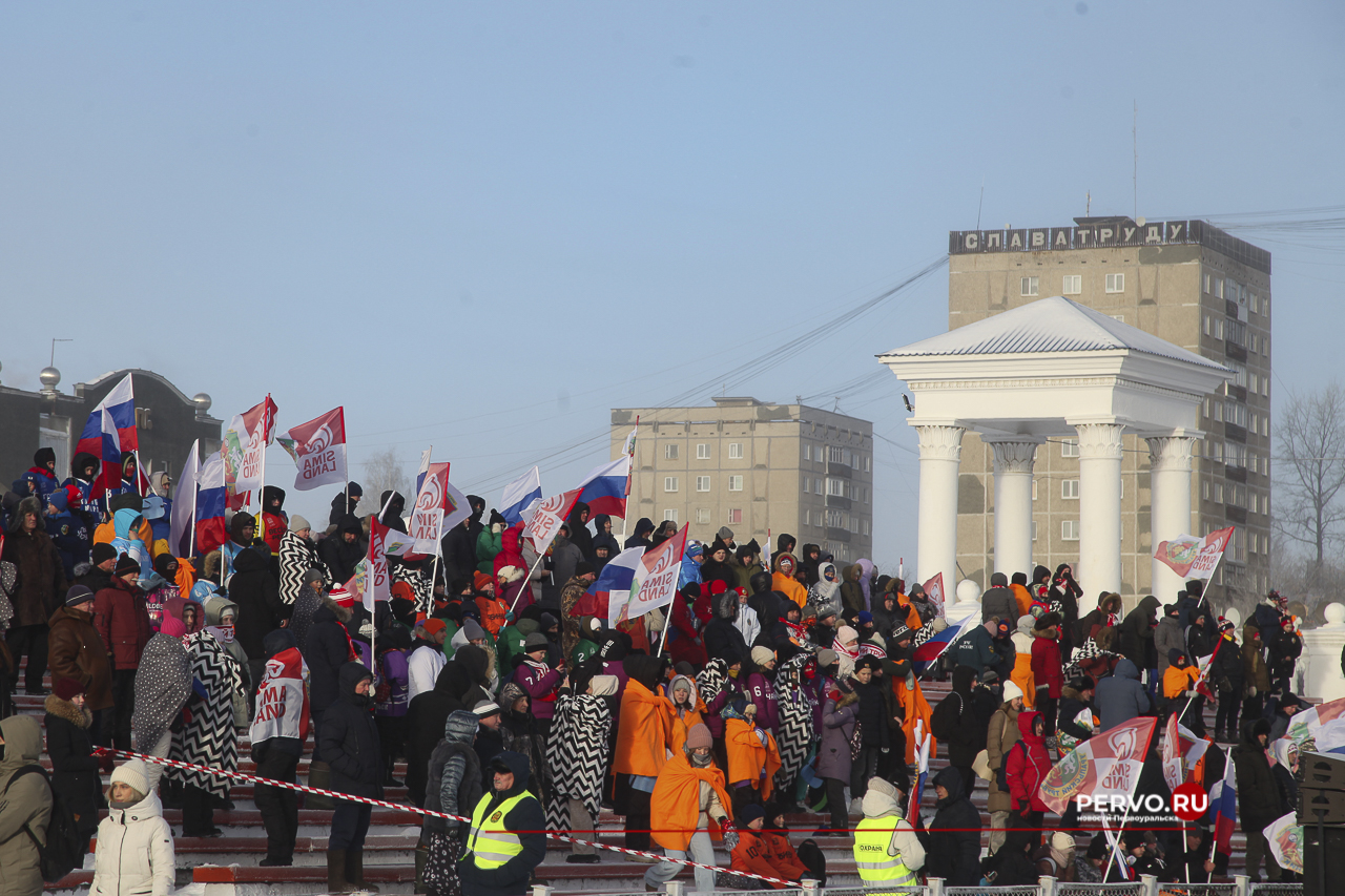 В Первоуральске «Уральский трубник» в первом домашнем матче проиграл «Волге». Фотографии