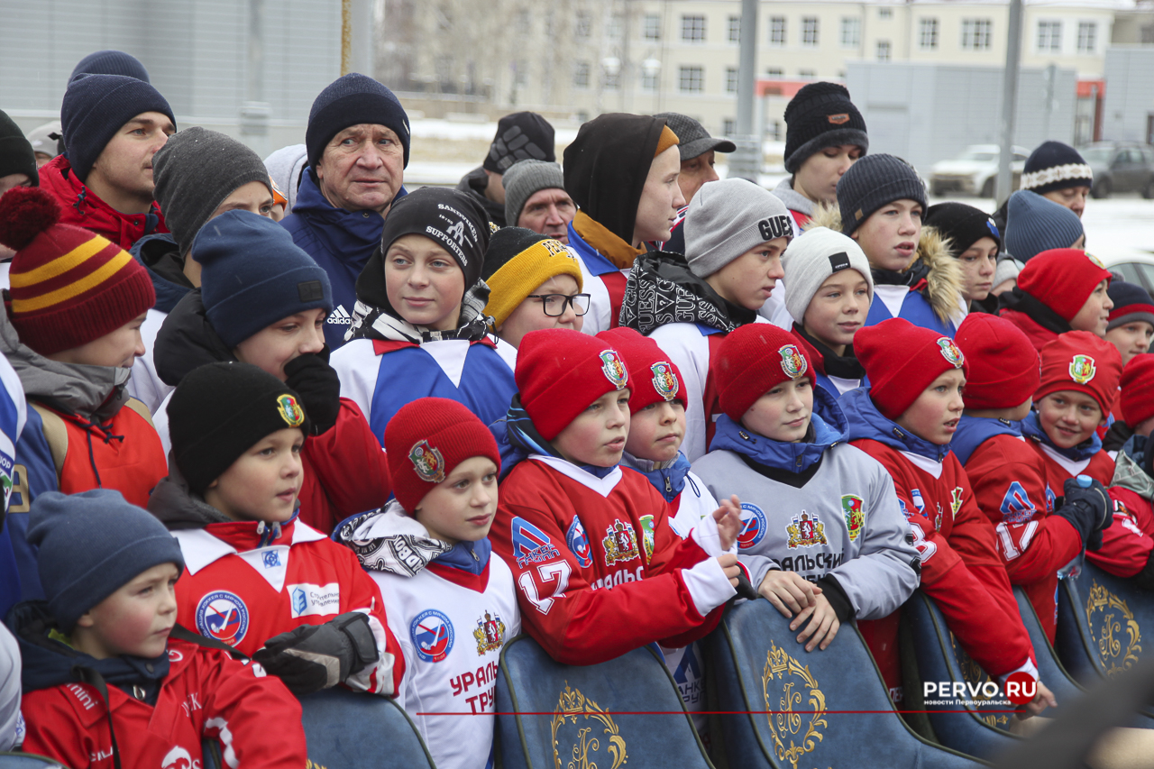 Сегодня выдающемуся мастеру русского хоккея Николаю Александровичу Дуракову 89 лет