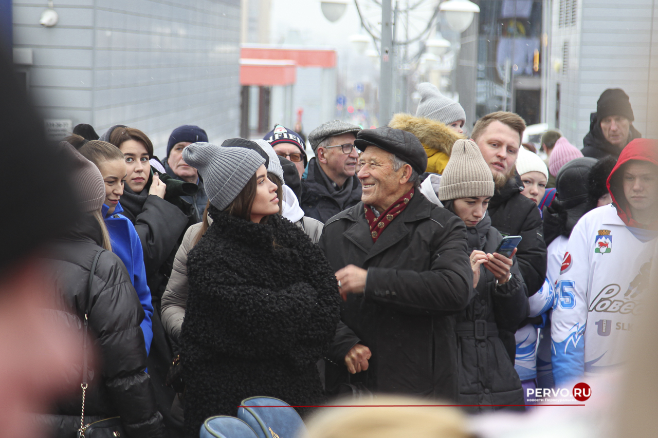 Сегодня выдающемуся мастеру русского хоккея Николаю Александровичу Дуракову 89 лет