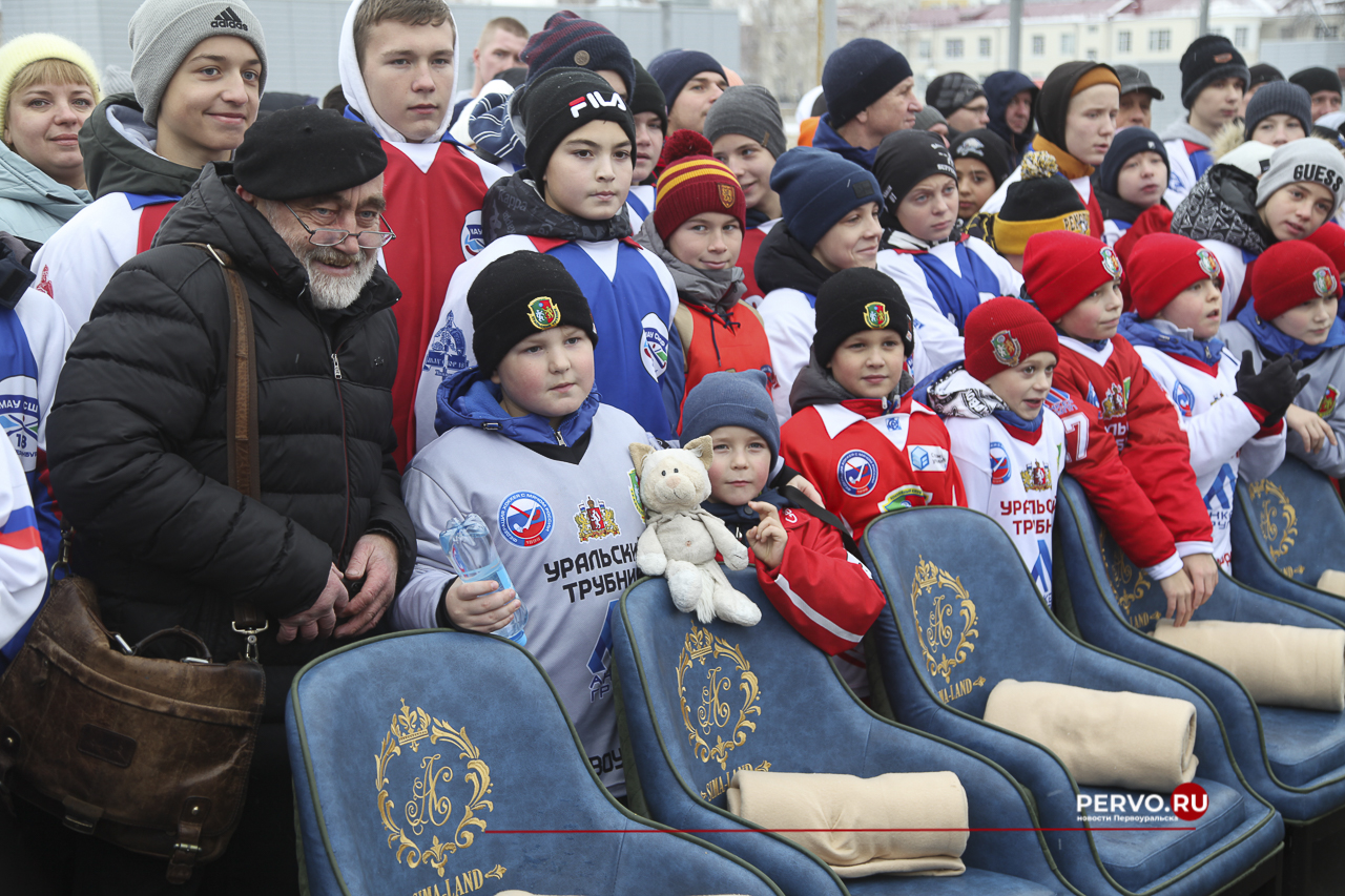 Сегодня выдающемуся мастеру русского хоккея Николаю Александровичу Дуракову 89 лет