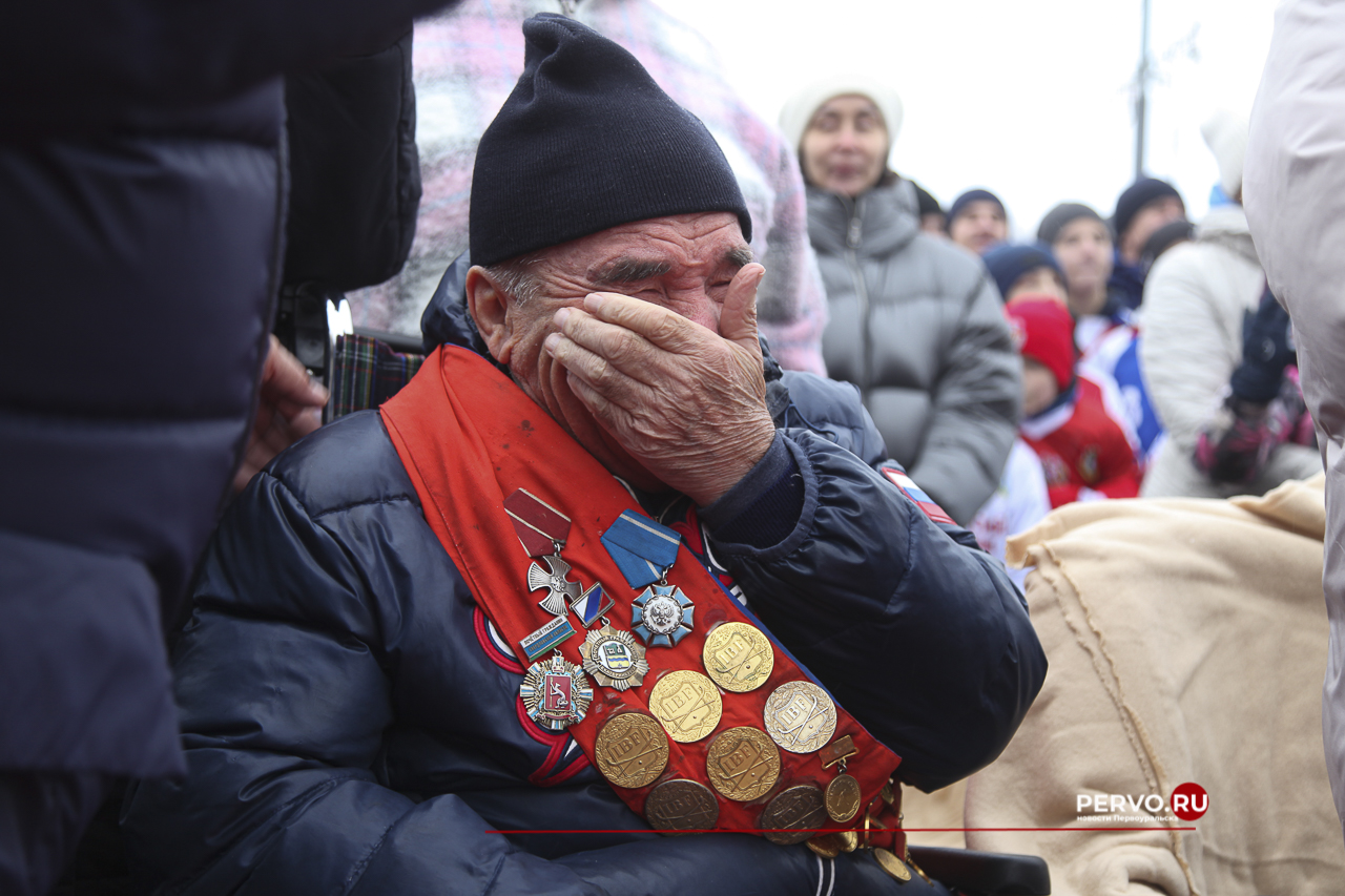 Сегодня выдающемуся мастеру русского хоккея Николаю Александровичу Дуракову 89 лет