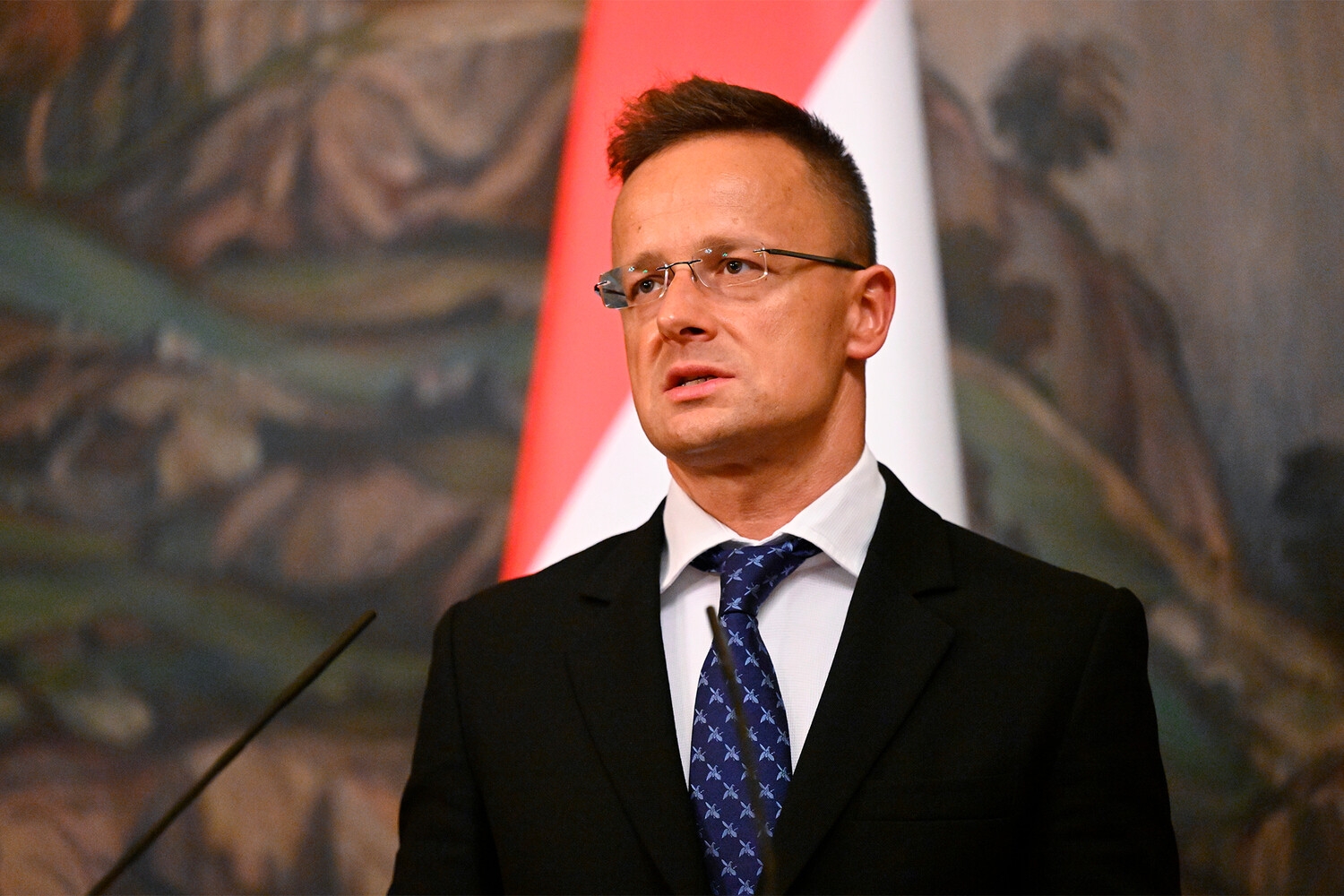 Глава МИД Венгрии Сийярто призвал поддержавших санкции лидеров ЕС уйти в отставку