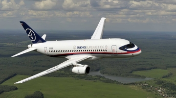 Италия удерживает не менее пяти запланированных к поставке в РФ самолетов SSJ 100