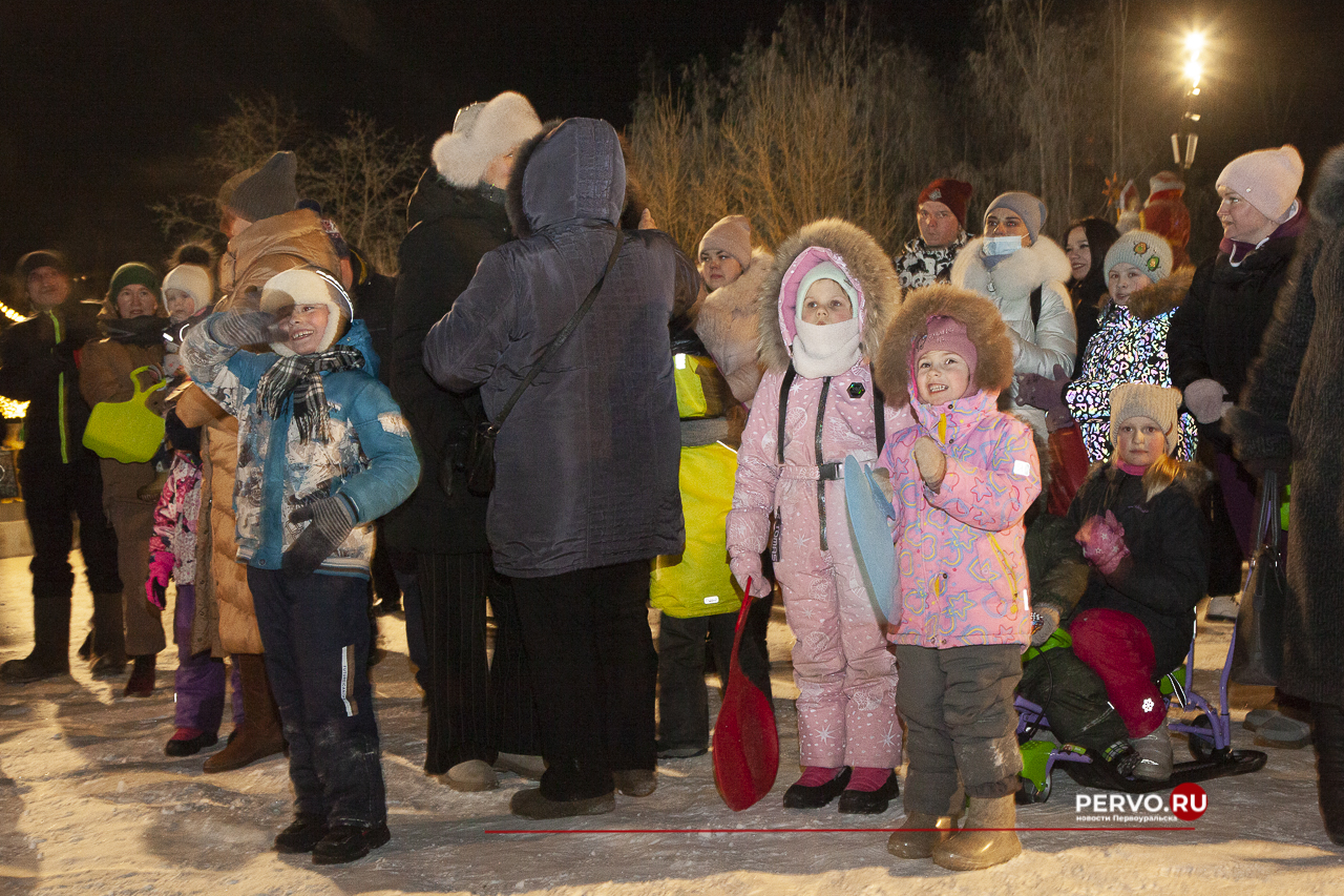 В Первоуральске В «Парке новой культуры» открылся новогодний городок class=