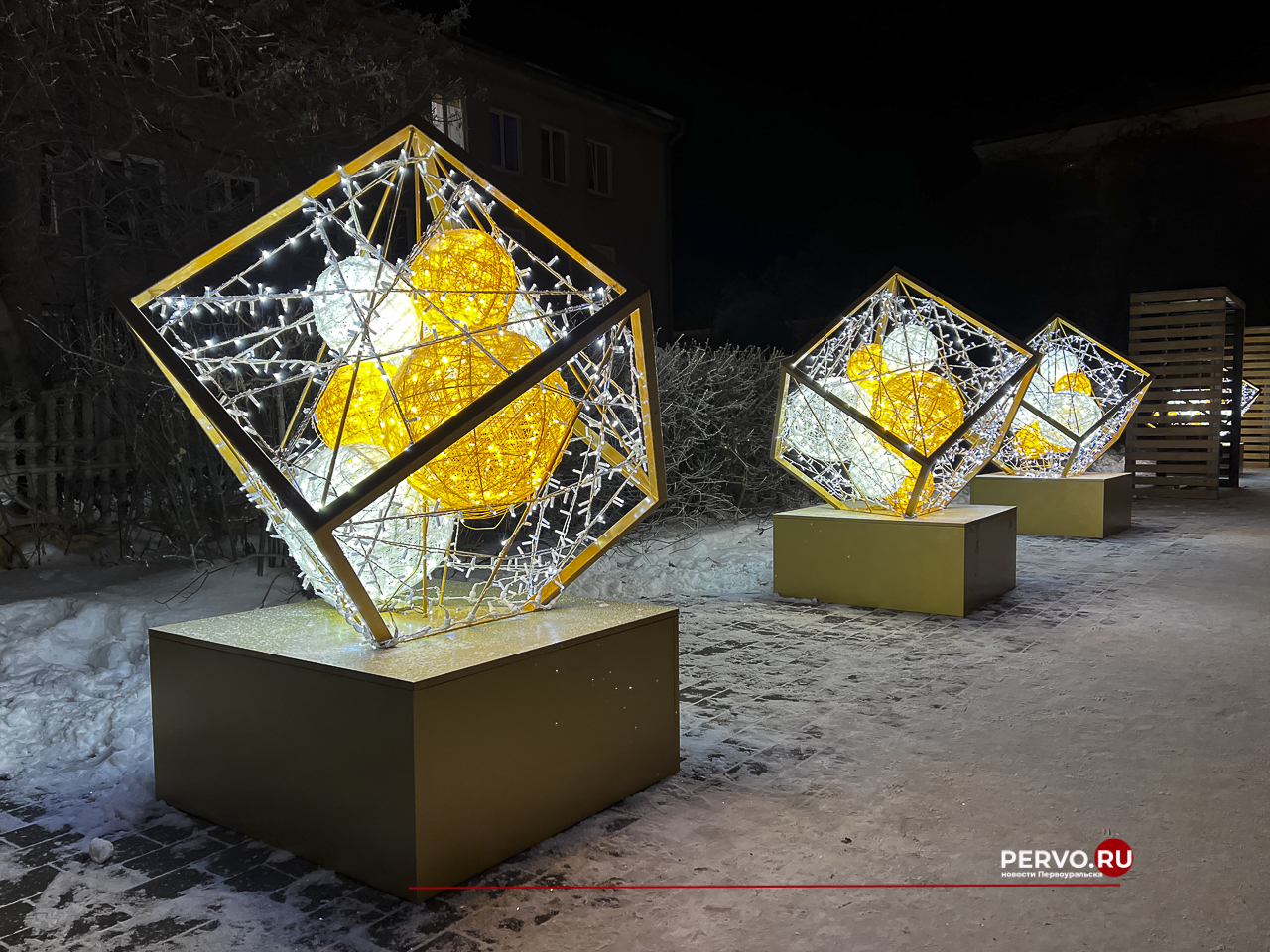 В Первоуральске на проспекте Ильича появились новые арт-объекты