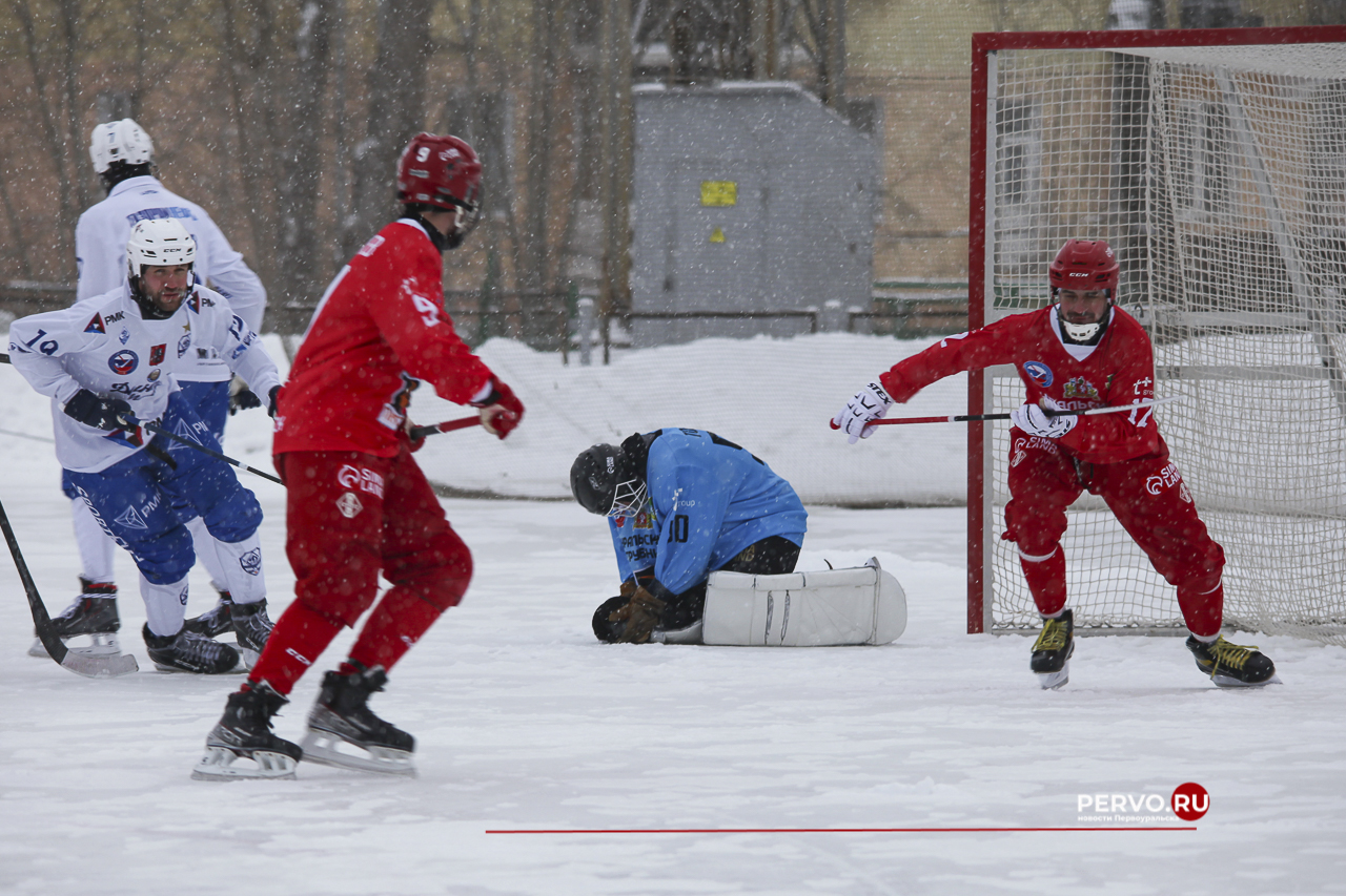 «Уральский трубник» дома проиграл «Динамо»