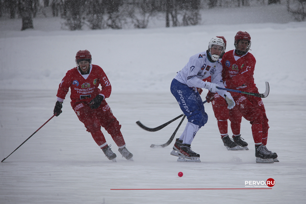 «Уральский трубник» дома проиграл «Динамо»