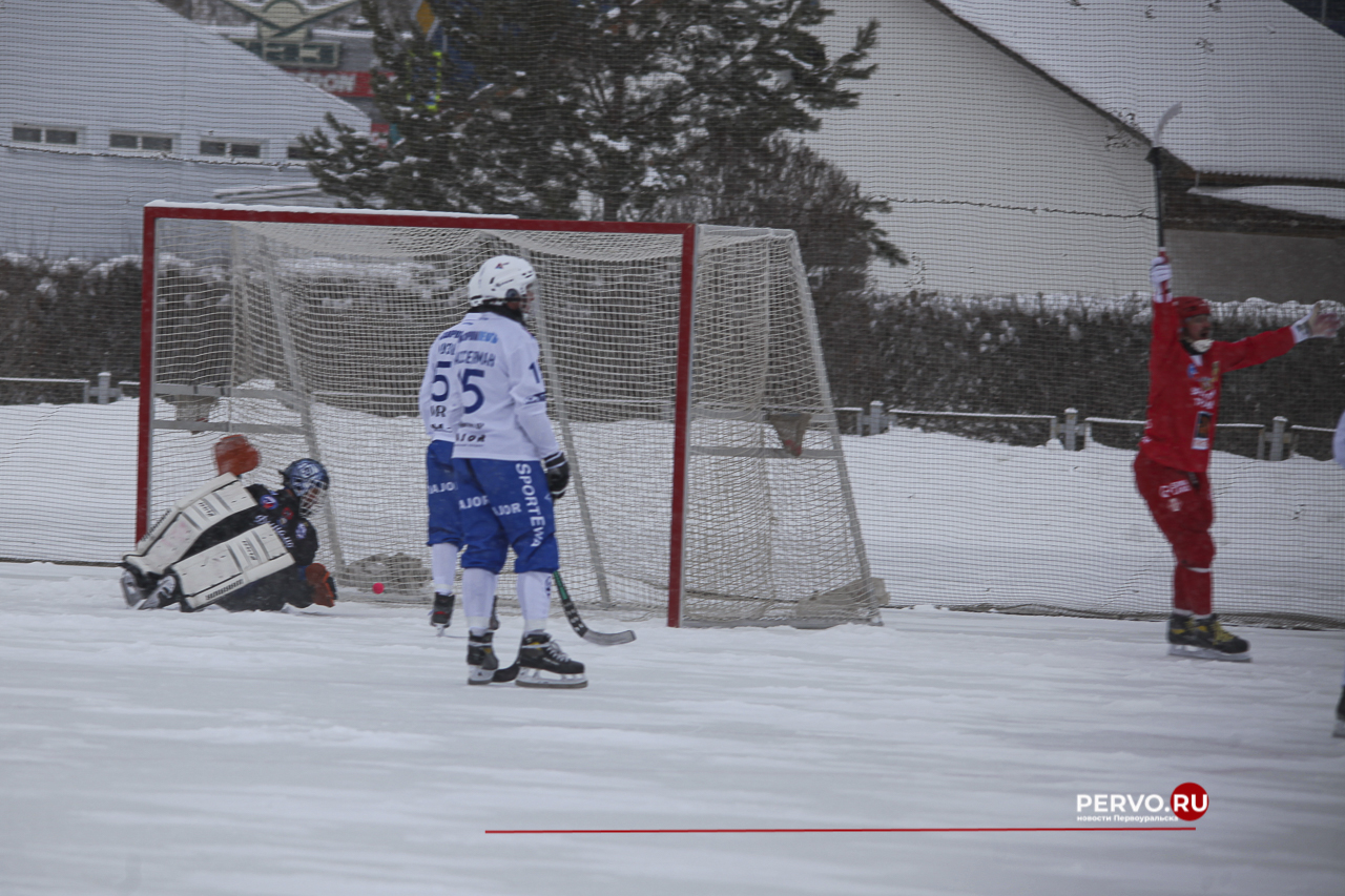 «Уральский трубник» дома проиграл «Динамо»