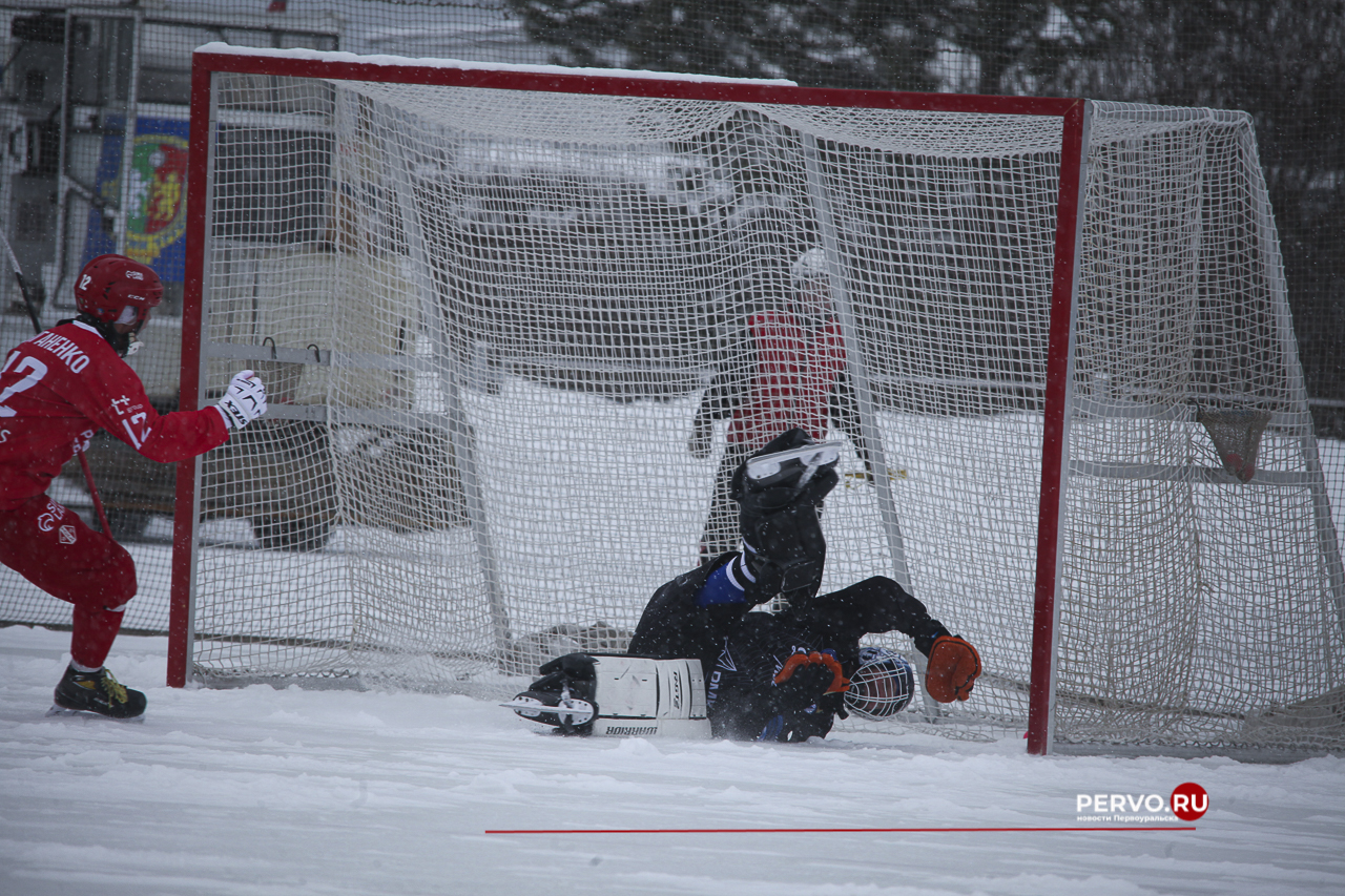«Уральский трубник» дома проиграл «Динамо»