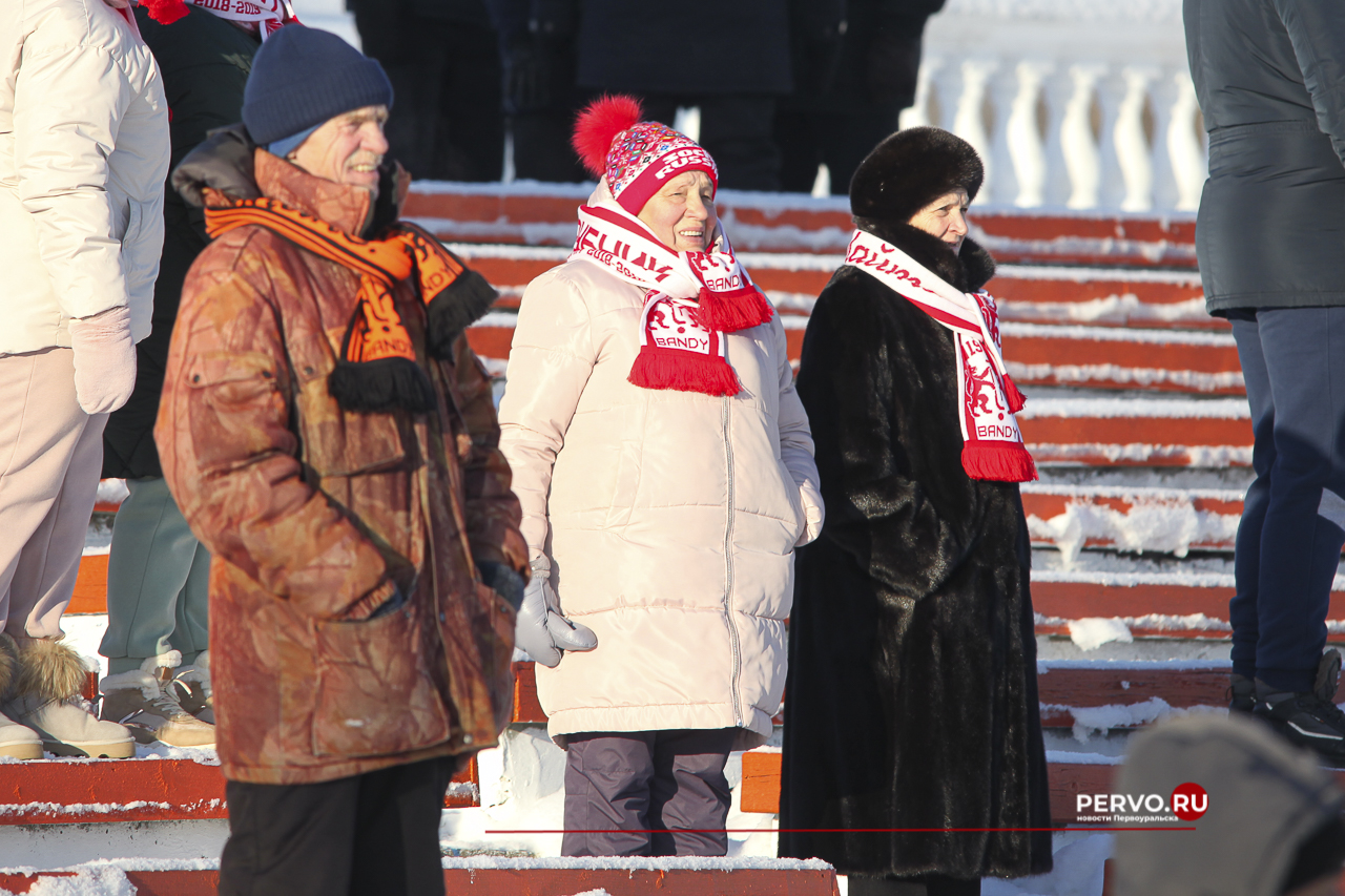 «Уральский трубник» в Первоуральске провёл игру с «Ак Барс-Динамо»