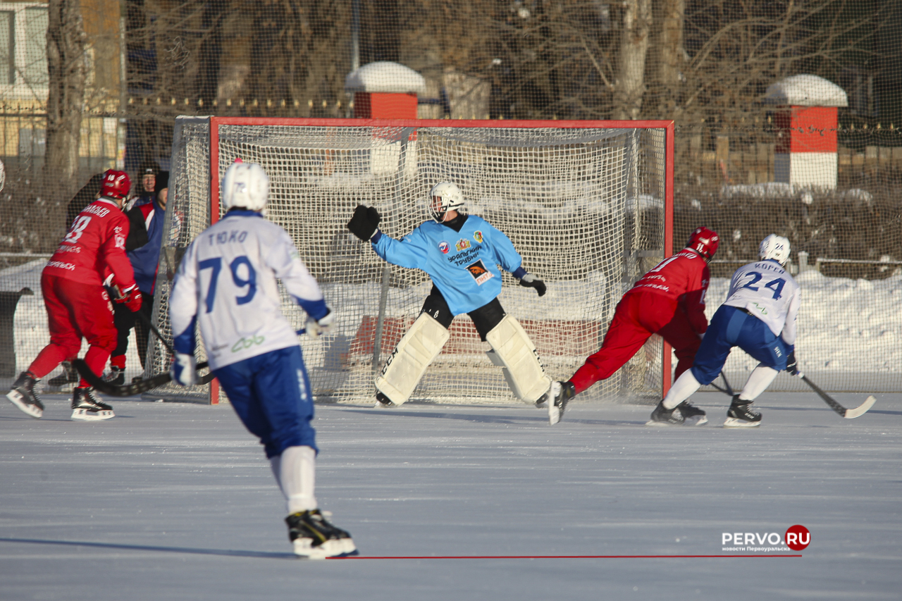 «Уральский трубник» в Первоуральске провёл игру с «Ак Барс-Динамо»