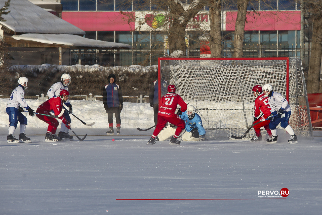 «Уральский трубник» в Первоуральске провёл игру с «Ак Барс-Динамо»