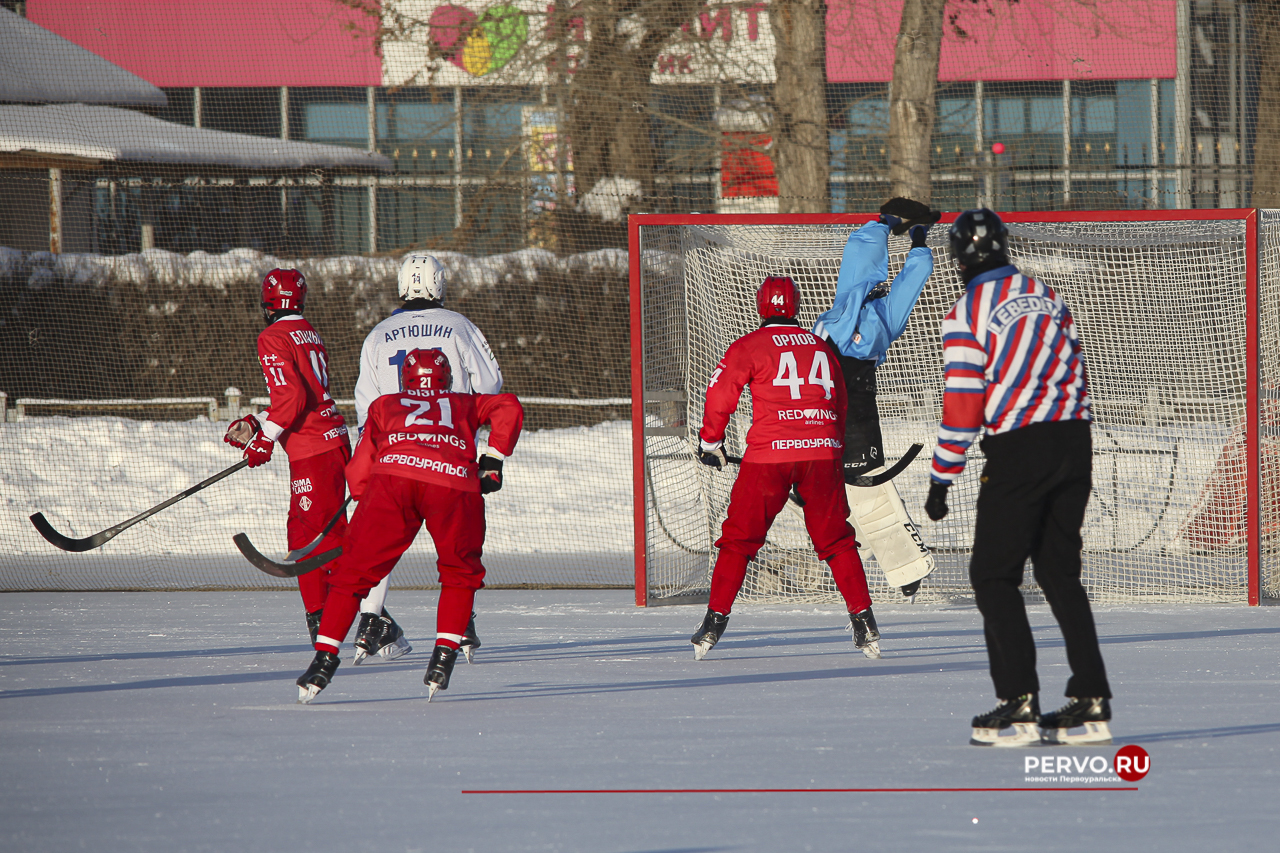 «Уральский трубник» в Первоуральске провёл игру с «Ак Барс-Динамо»