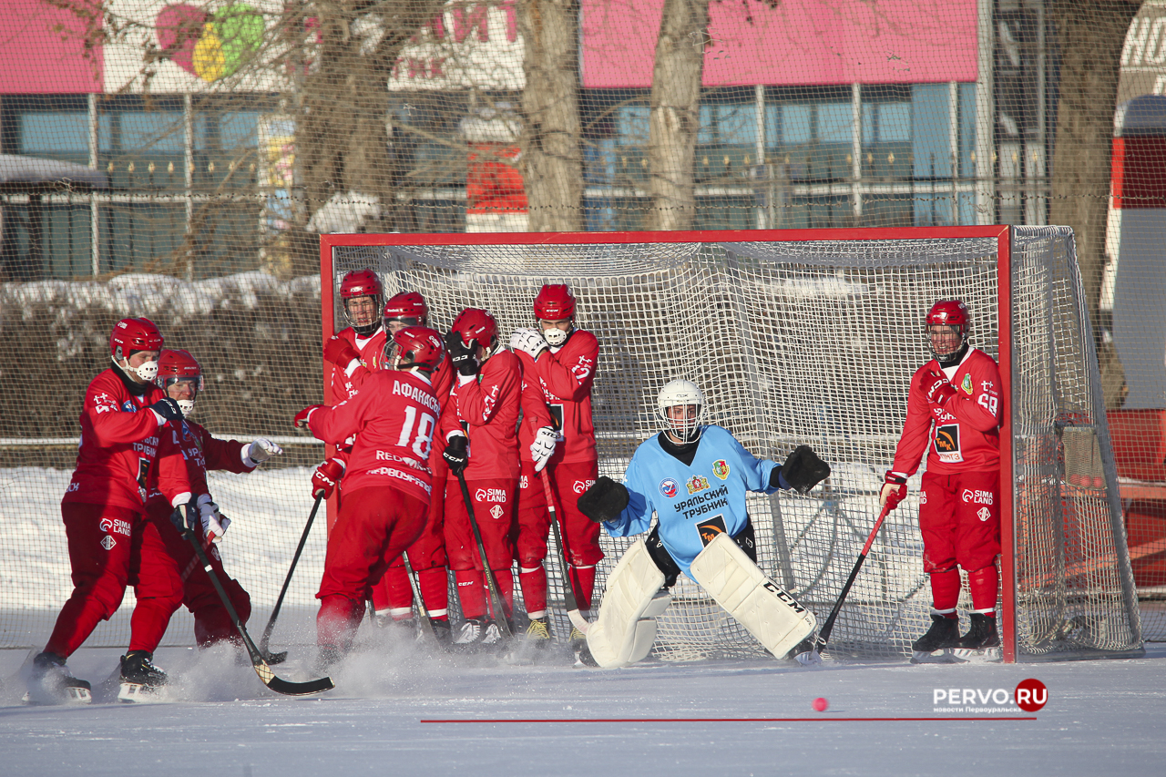 «Уральский трубник» в Первоуральске провёл игру с «Ак Барс-Динамо»