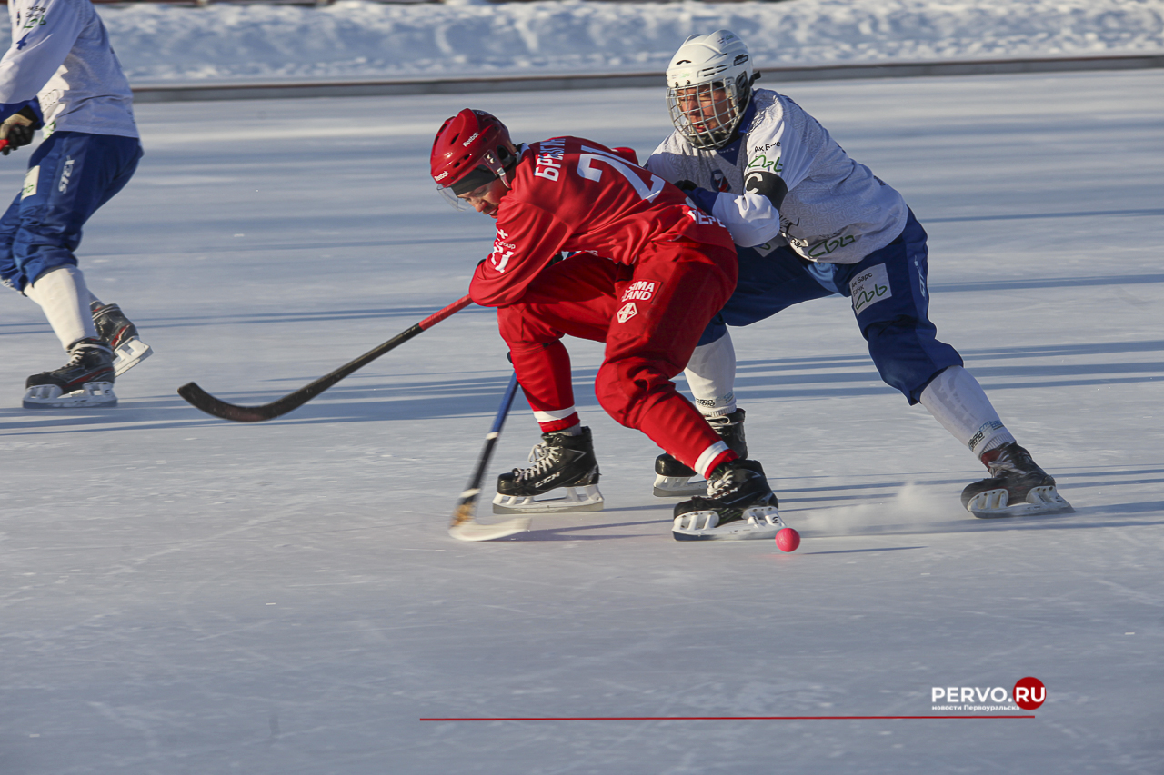 «Уральский трубник» в Первоуральске провёл игру с «Ак Барс-Динамо»