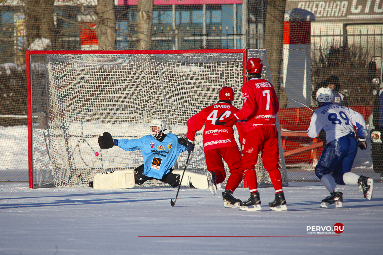 «Уральский трубник» в Первоуральске провёл игру с «Ак Барс-Динамо»