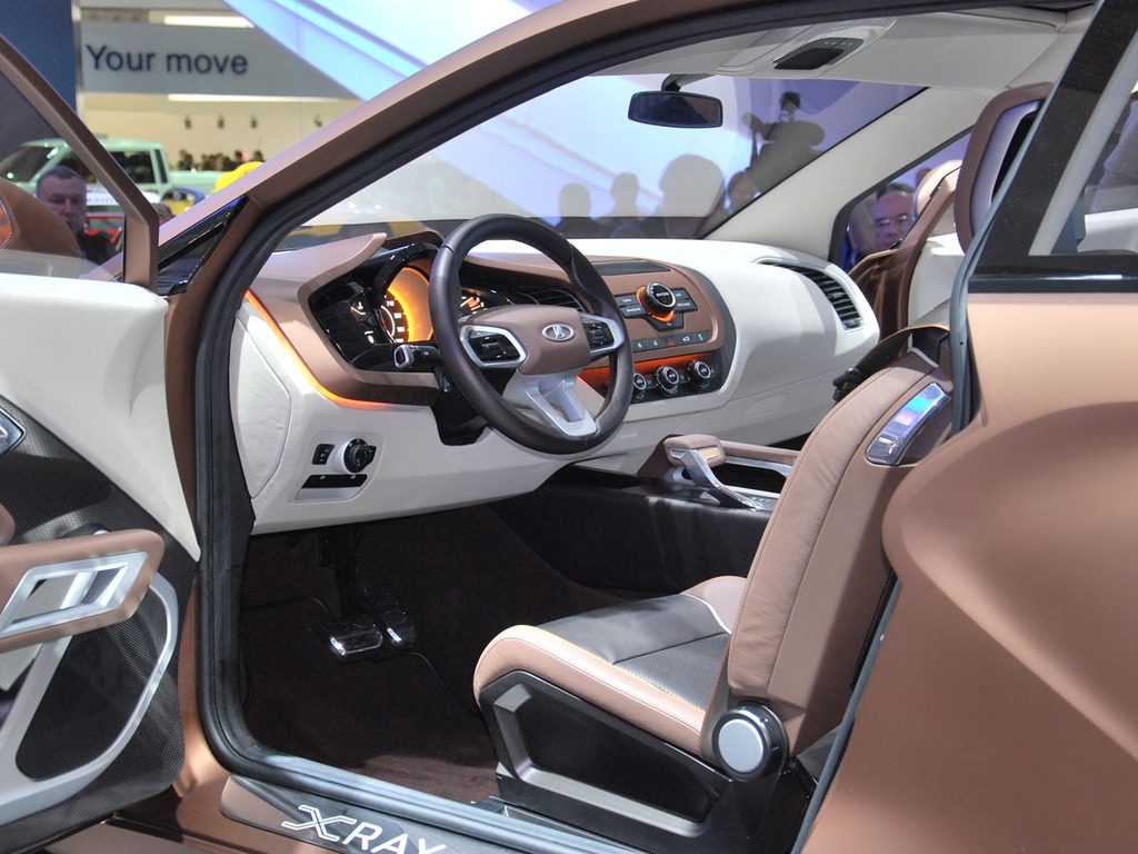 «АвтоВАЗ» планирует в 2025 году выпустить кроссовер на базе Lada Vesta
