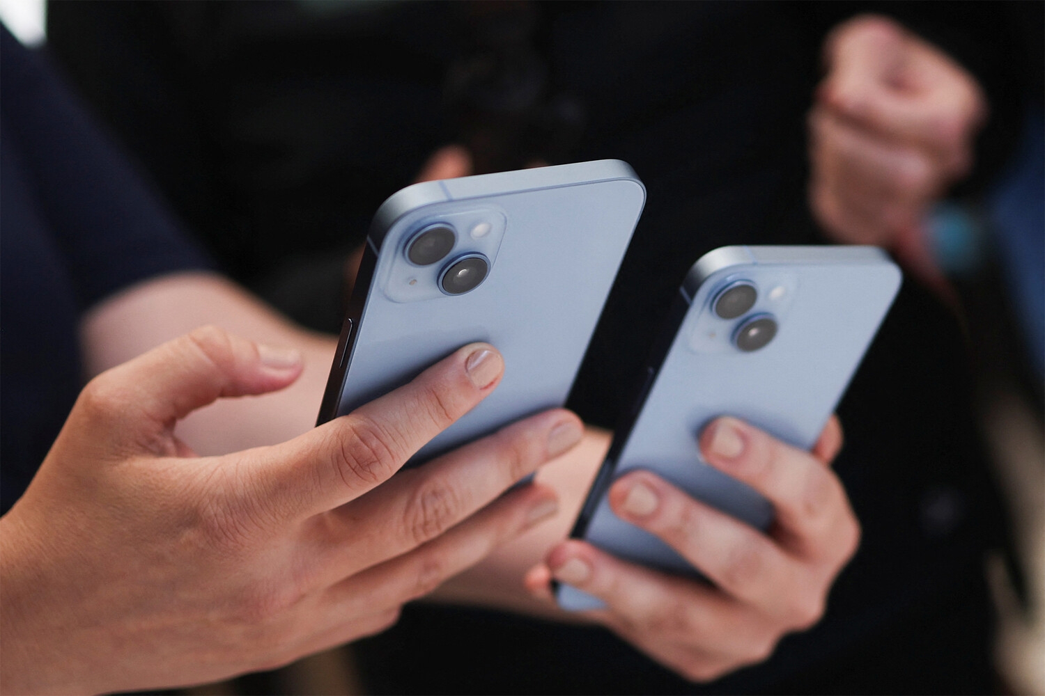 Apple готовится разрешить скачивать приложения на iPhone из сторонних магазинов